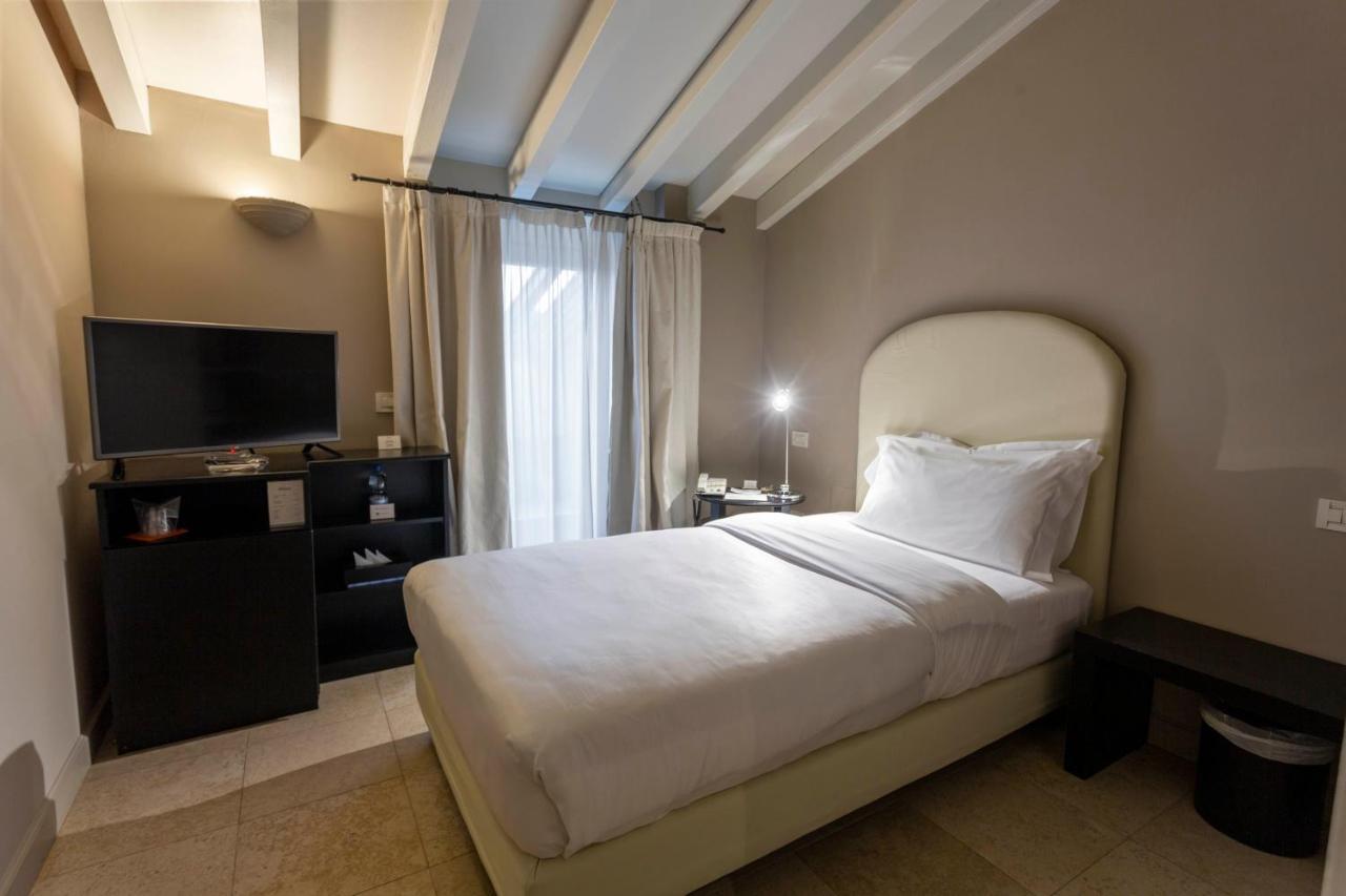 Santellone Resort Brescia Exterior foto